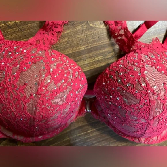 Very Sexy Push-Up Bra - Picture 4 of 5